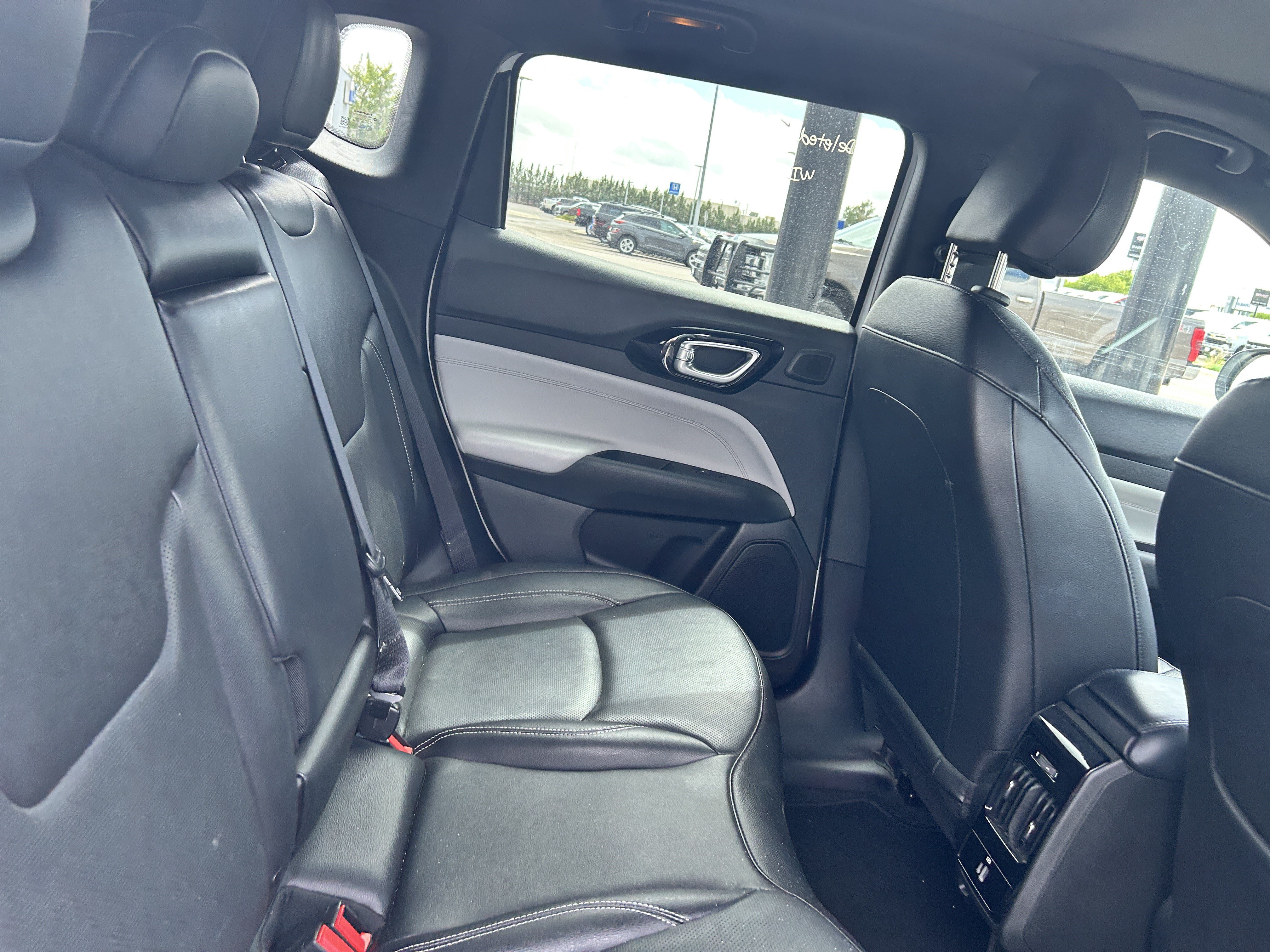Used 2025 Jeep Compass Limited w/ Elite Group AWD/4WD image 12