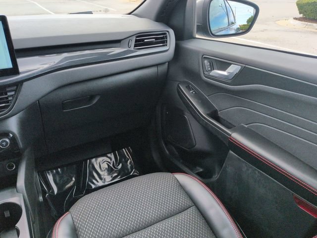 Certified 2024 Ford Escape ST-Line w/ Tech Pack #1 FWD image 17