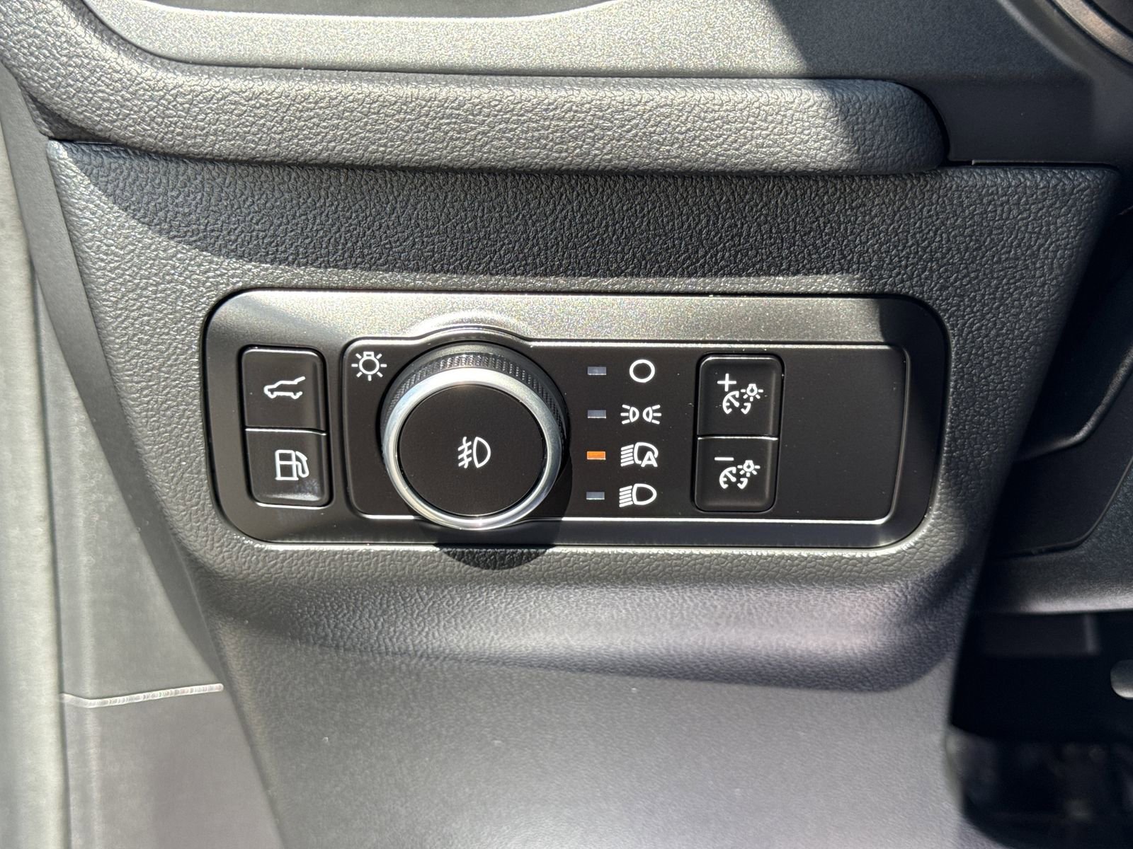 Certified 2025 Ford Escape SE image 26