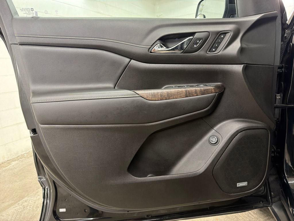 Used 2023 GMC Acadia Denali w/ Black Diamond Edition FWD image 17