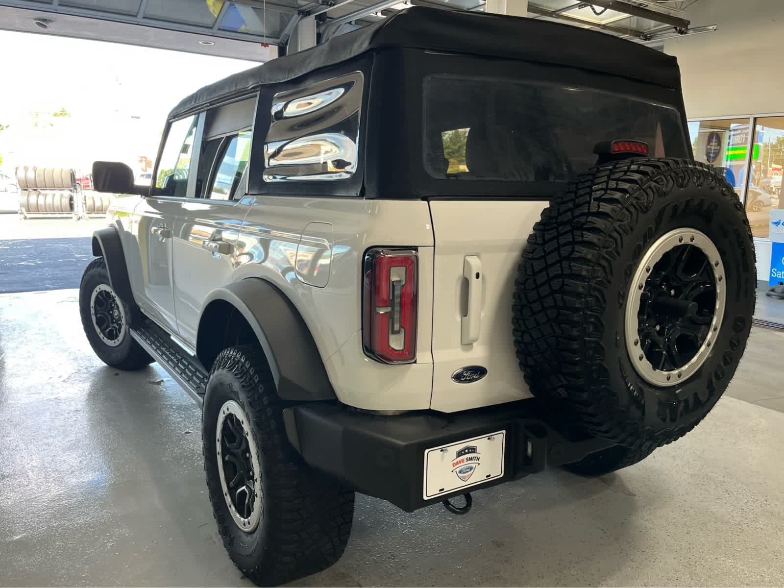 Certified 2023 Ford Bronco Outer Banks w/ Sasquatch Package AWD/4WD image 2