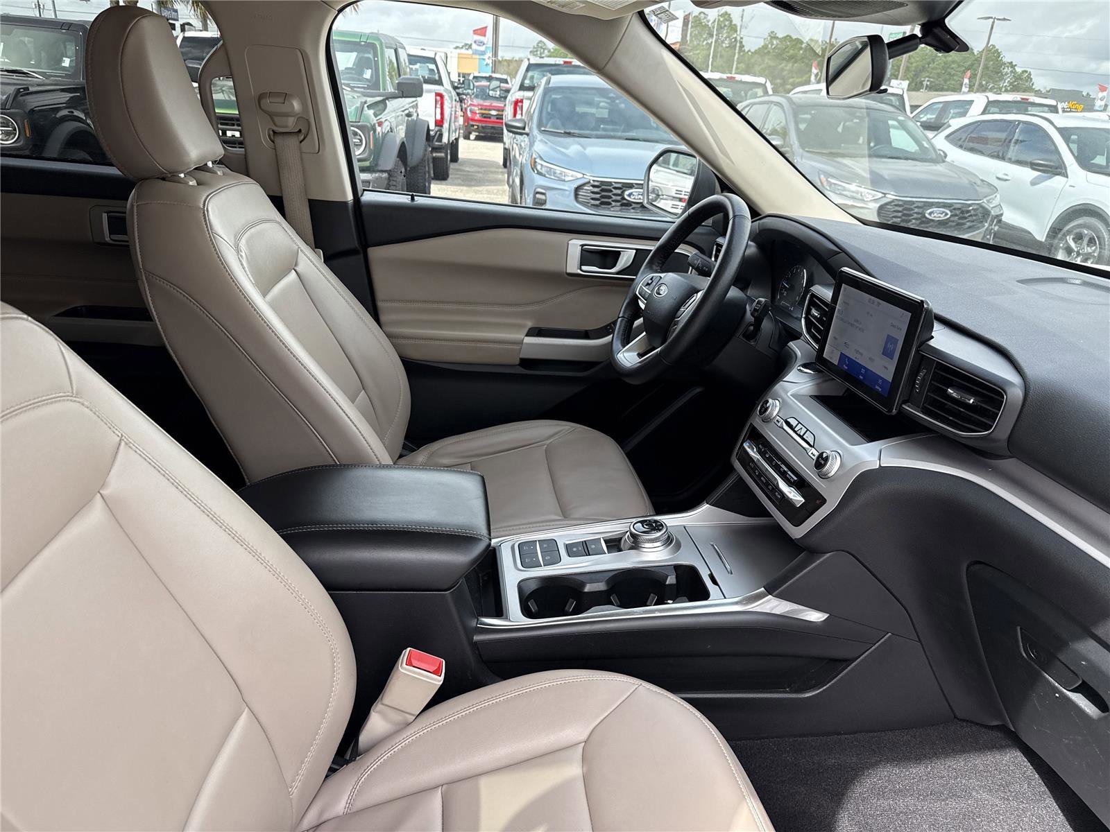 Certified 2024 Ford Explorer XLT w/ Equipment Group 202A image 19