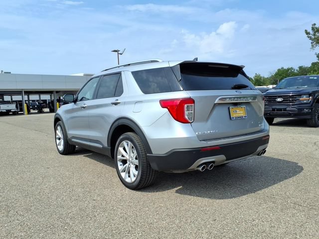 Certified 2022 Ford Explorer Platinum w/ Equipment Group 601A AWD/4WD image 5