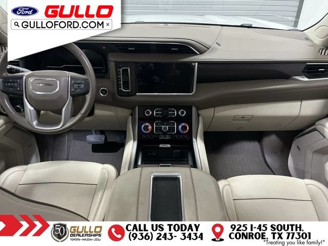 Used 2022 GMC Yukon XL Denali w/ Denali Premium Package AWD/4WD image 12