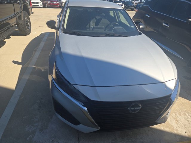 Used 2024 Nissan Altima 2.5 SV FWD image 21