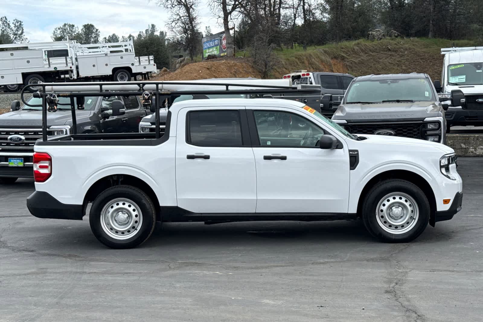 Certified 2025 Ford Maverick XLT w/ Equipment Group 302A AWD/4WD image 3
