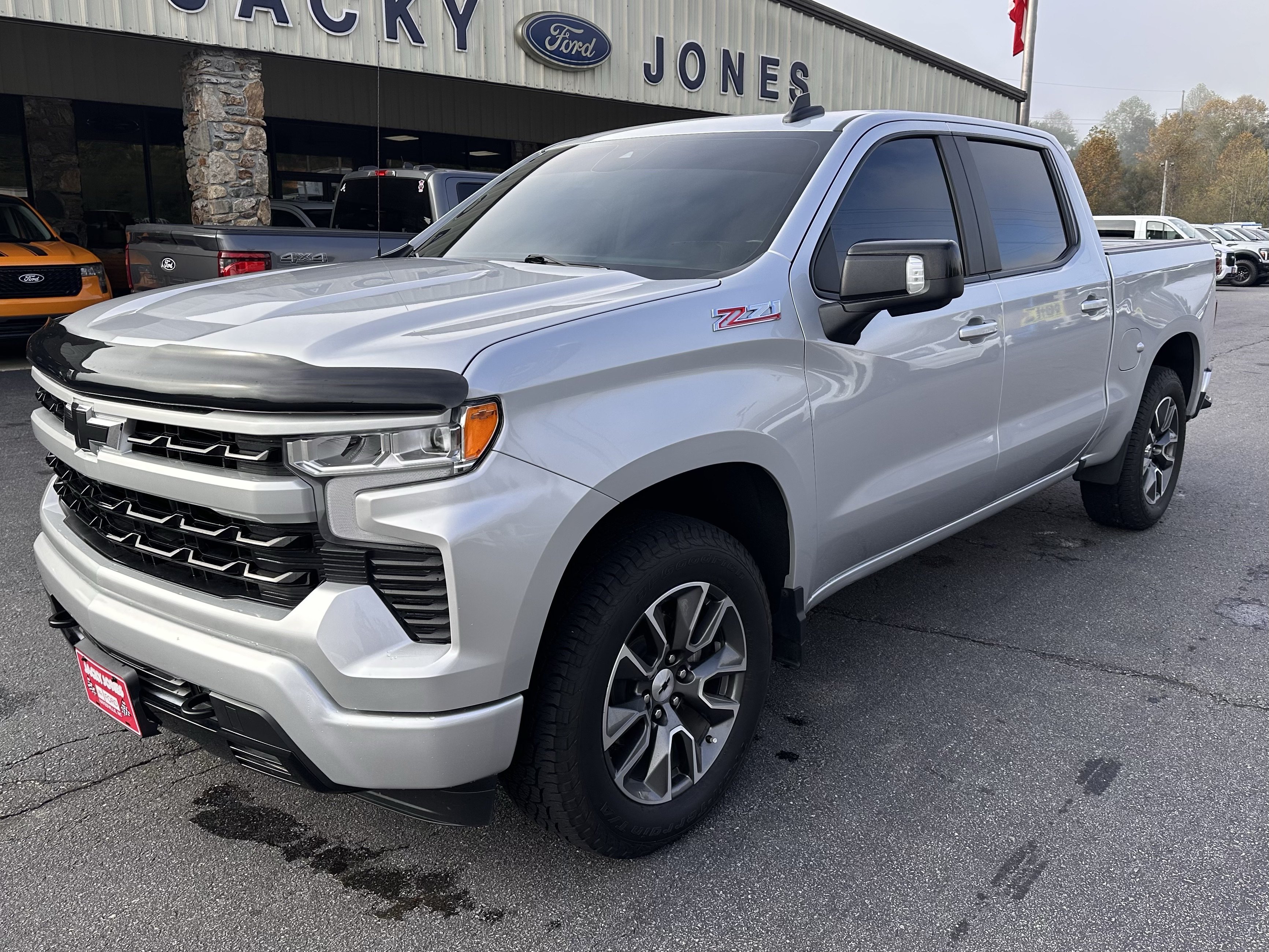 Used 2022 Chevrolet Silverado 1500 RST AWD/4WD image 2
