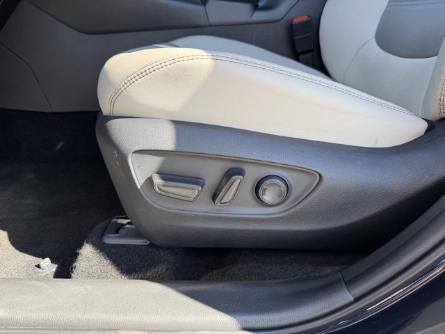 Used 2025 Toyota RAV4 XLE Premium image 9