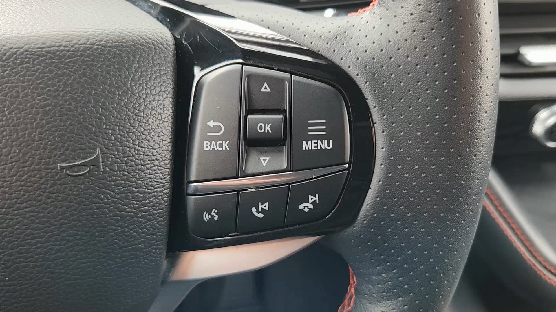 Certified 2025 Ford Explorer ST-Line image 13