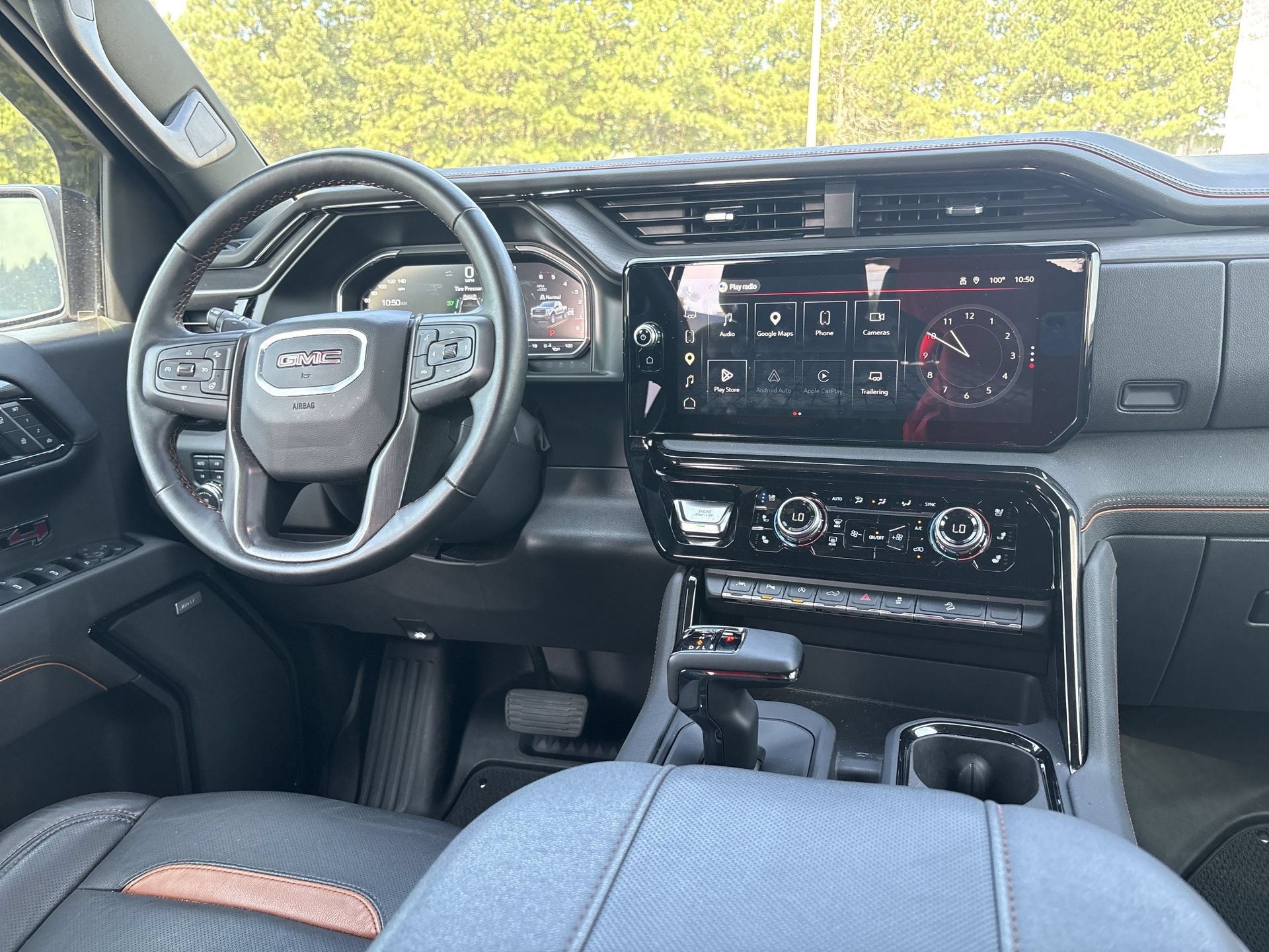 Used 2025 GMC Sierra 1500 AT4 w/ AT4 Premium Package AWD/4WD image 3