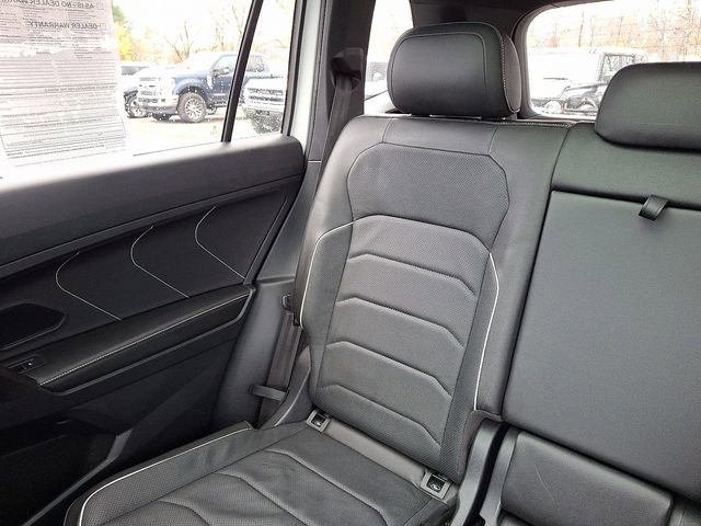 Used 2022 Volkswagen Tiguan SEL R-Line image 19