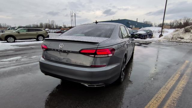 Used 2021 Volkswagen Passat 2.0T R-Line image 9