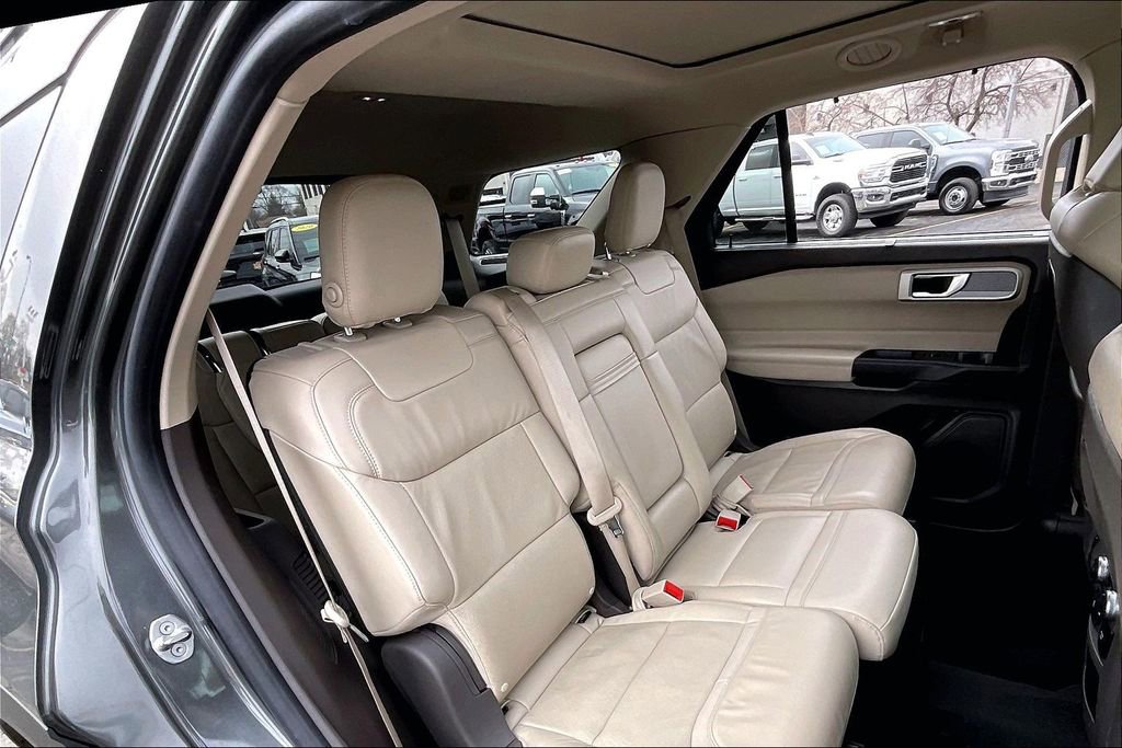 Certified 2020 Ford Explorer Platinum image 25