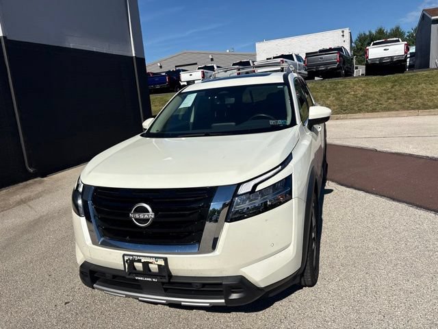 Used 2024 Nissan Pathfinder SL w/ SL Premium Package AWD/4WD image 10