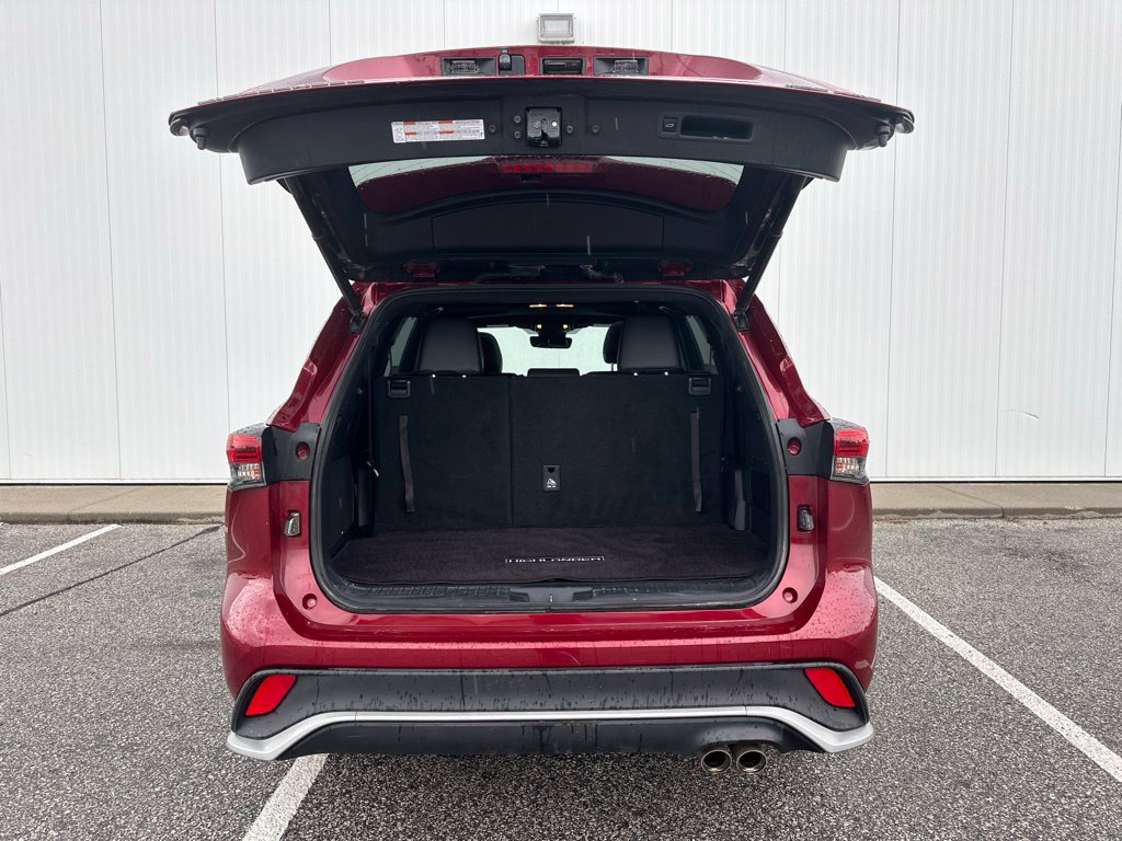 Used 2021 Toyota Highlander XSE AWD/4WD image 22