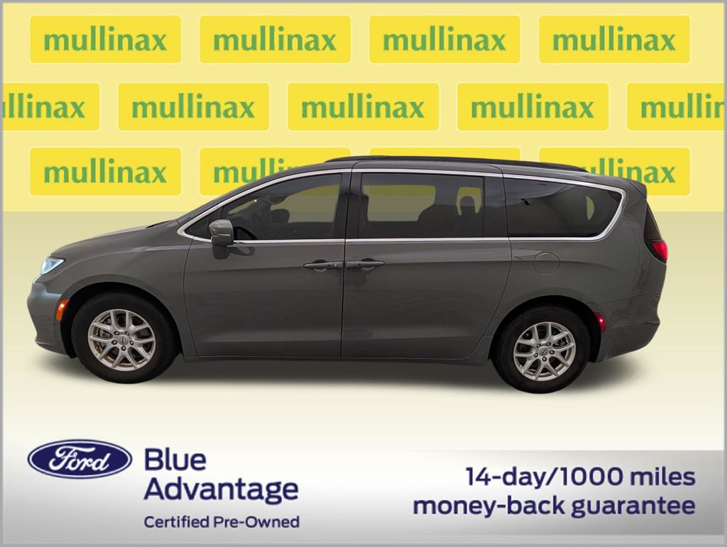 Used 2022 Chrysler Pacifica Touring-L FWD image 10