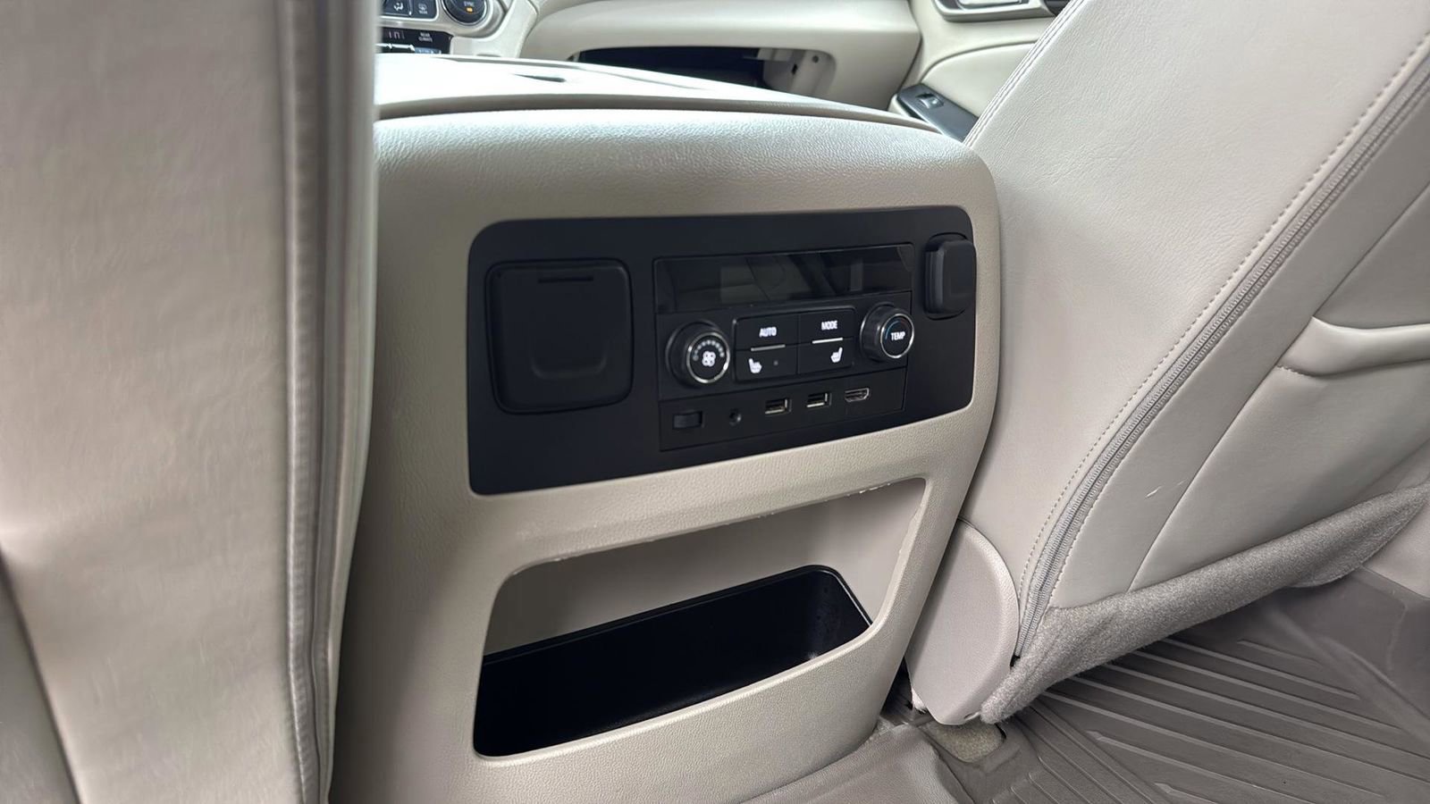 Used 2018 GMC Yukon Denali w/ Denali Ultimate Package image 26