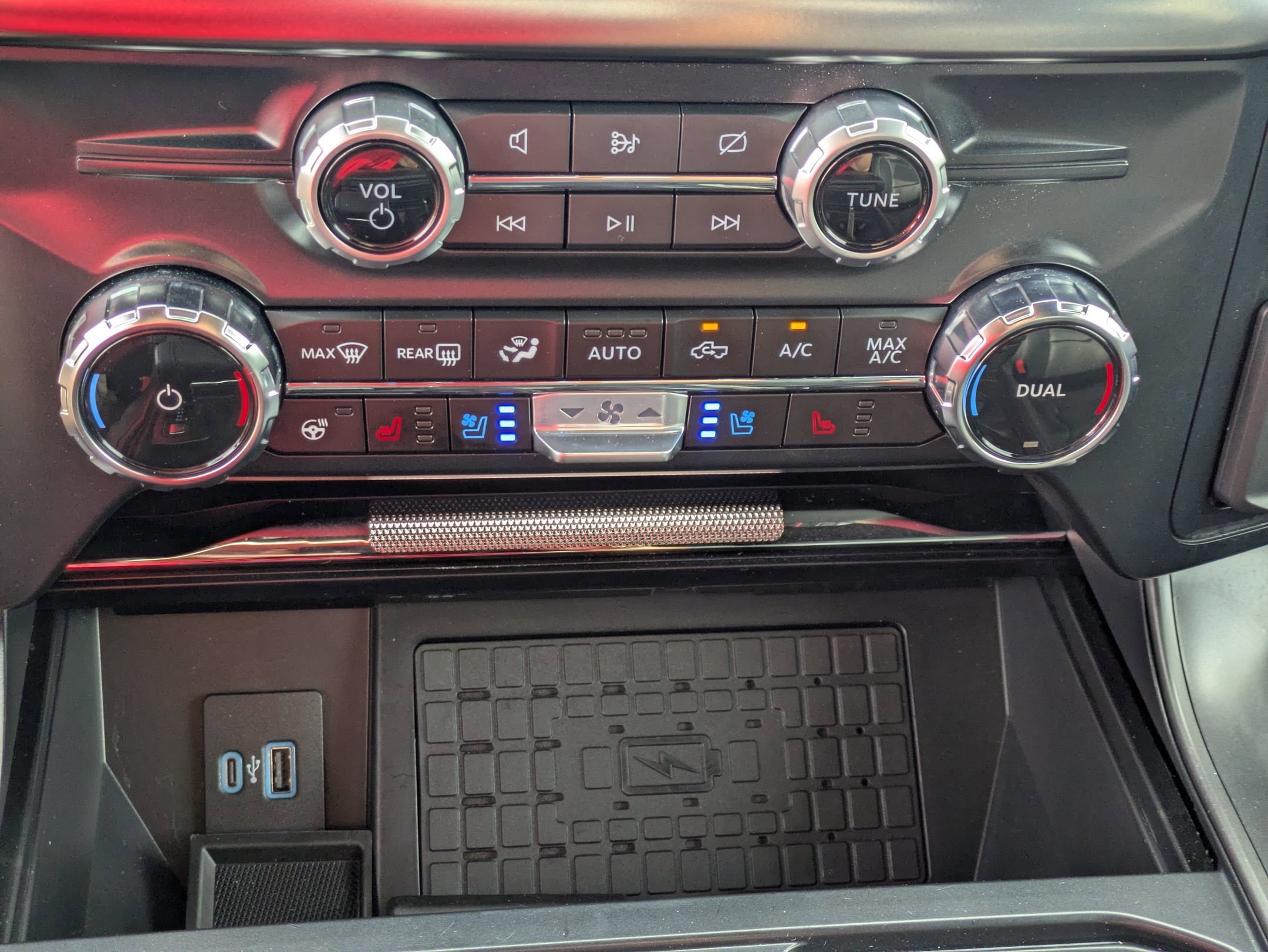 Certified 2024 Ford F150 Lariat w/ Equipment Group 502A High image 29