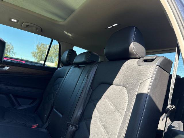 Used 2024 Volkswagen Atlas SE w/ Panoramic Sunroof Package FWD image 11