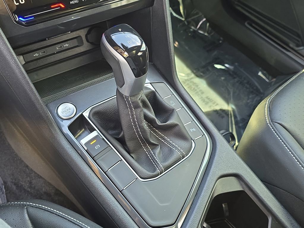 Used 2024 Volkswagen Tiguan SE R-Line image 25