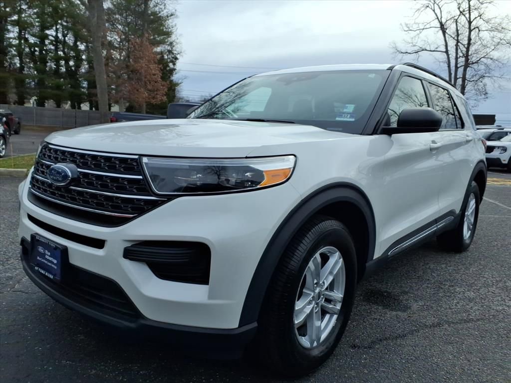 Certified 2020 Ford Explorer XLT image 4
