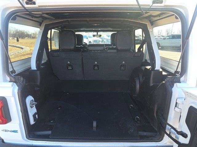 Used 2023 Jeep Wrangler Unlimited Sahara w/ Cold Weather Group image 16