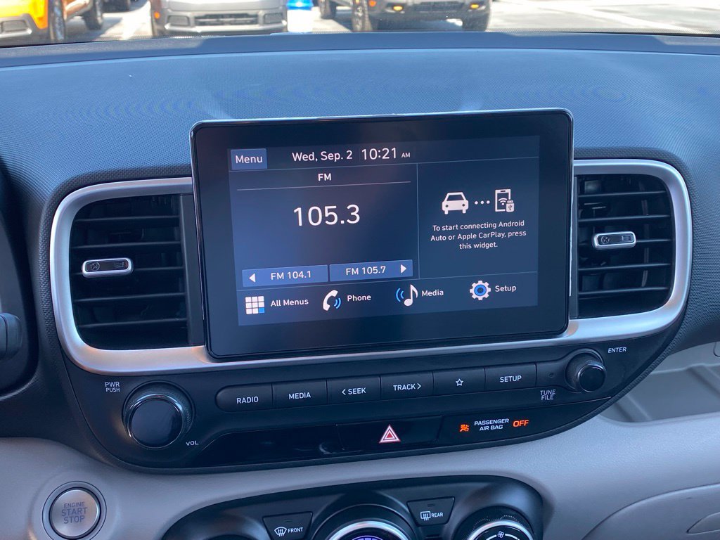 Used 2025 Hyundai Venue SEL FWD image 15
