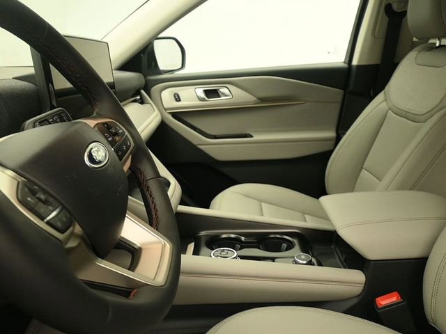 Certified 2025 Ford Explorer Active w/ Active Comfort Package AWD/4WD image 21