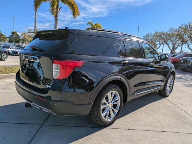 Certified 2020 Ford Explorer XLT w/ Equipment Group 202A image 4