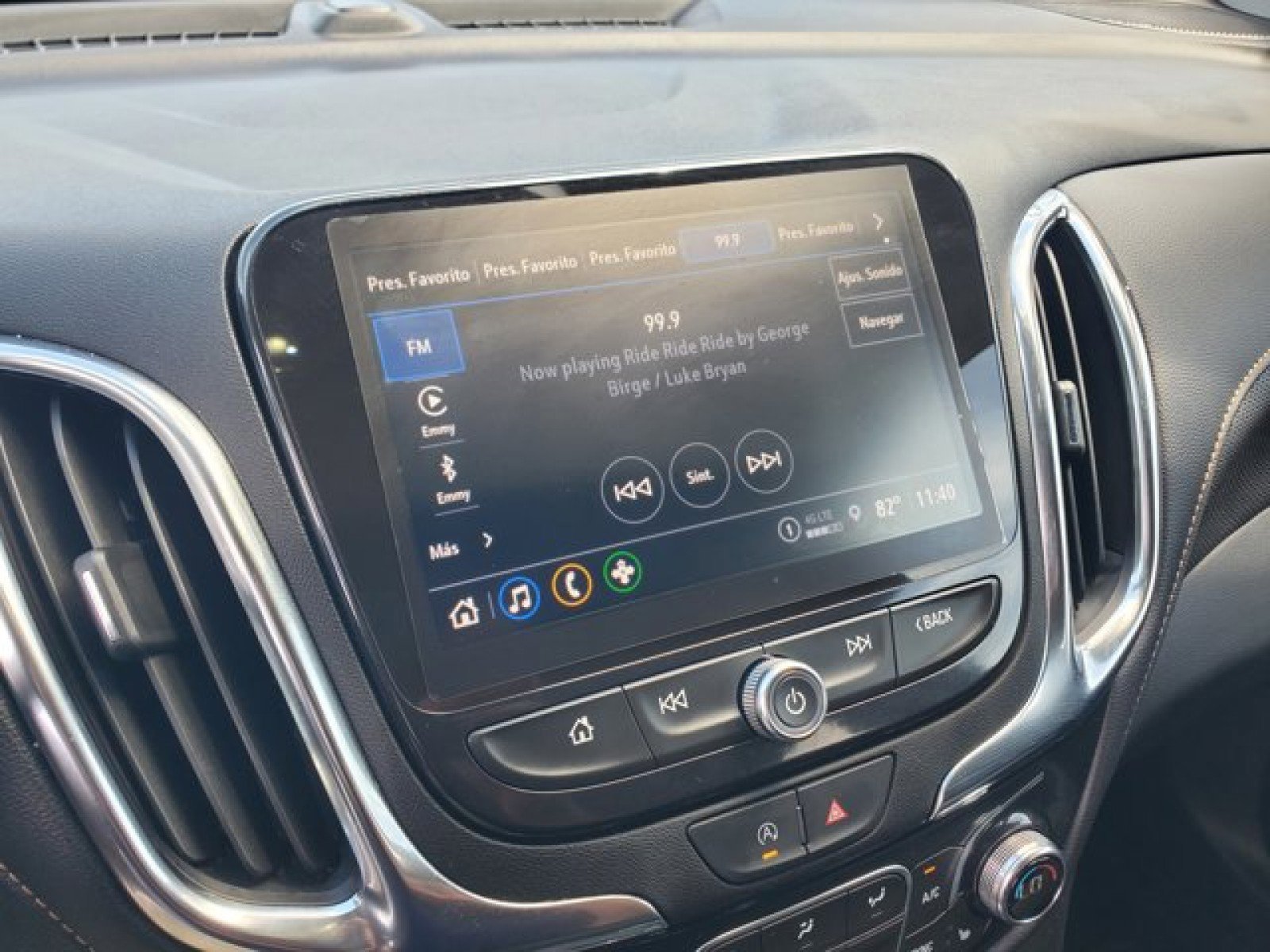 Used 2024 Chevrolet Equinox Premier AWD/4WD image 22