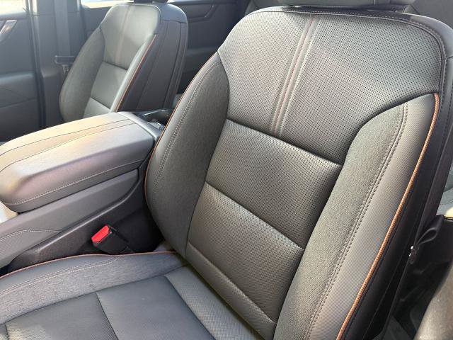 Used 2025 GMC Acadia AT4 w/ Luxury Package AWD/4WD image 19