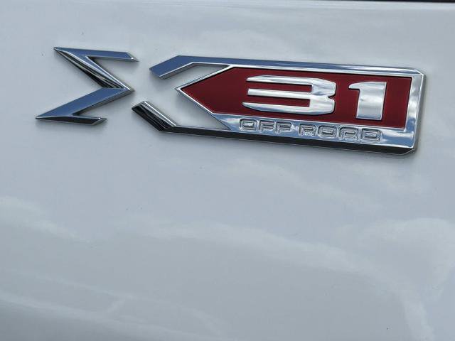 Used 2025 GMC Sierra 2500 SLT w/ SLT Premium Package AWD/4WD image 11