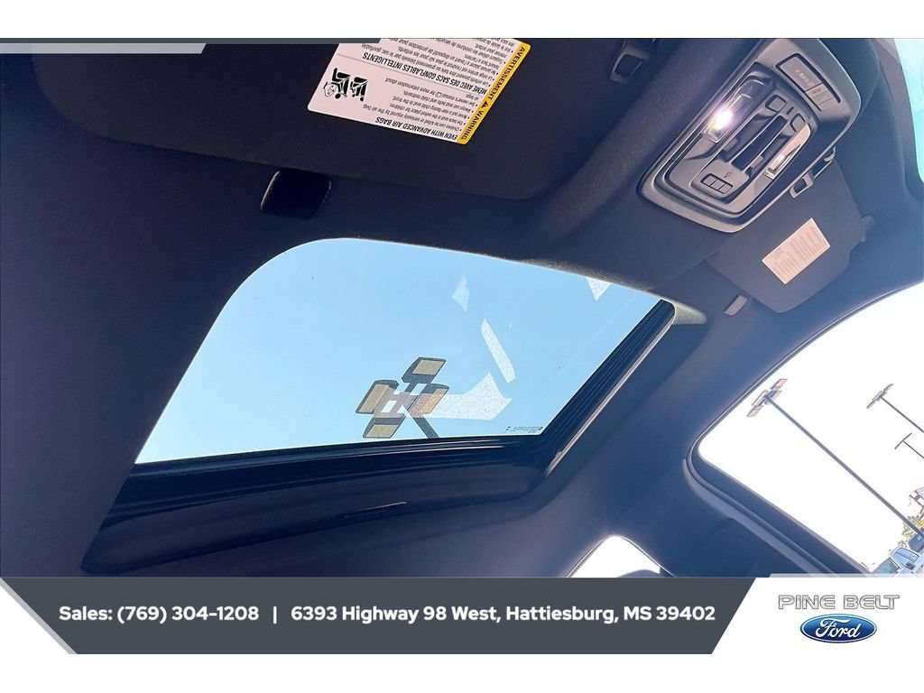 Used 2024 GMC Sierra 1500 AT4 w/ Technology Package AWD/4WD image 17