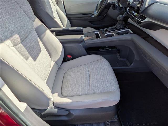Used 2023 Toyota Sienna LE FWD image 19