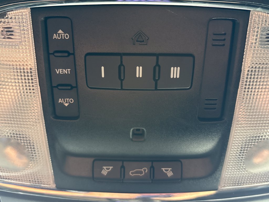 Used 2019 Jeep Grand Cherokee Altitude AWD/4WD image 34