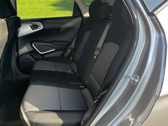 Used 2025 Kia Soul LX w/ LX Technology Package FWD image 21