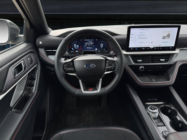 Certified 2025 Ford Explorer ST AWD/4WD image 12
