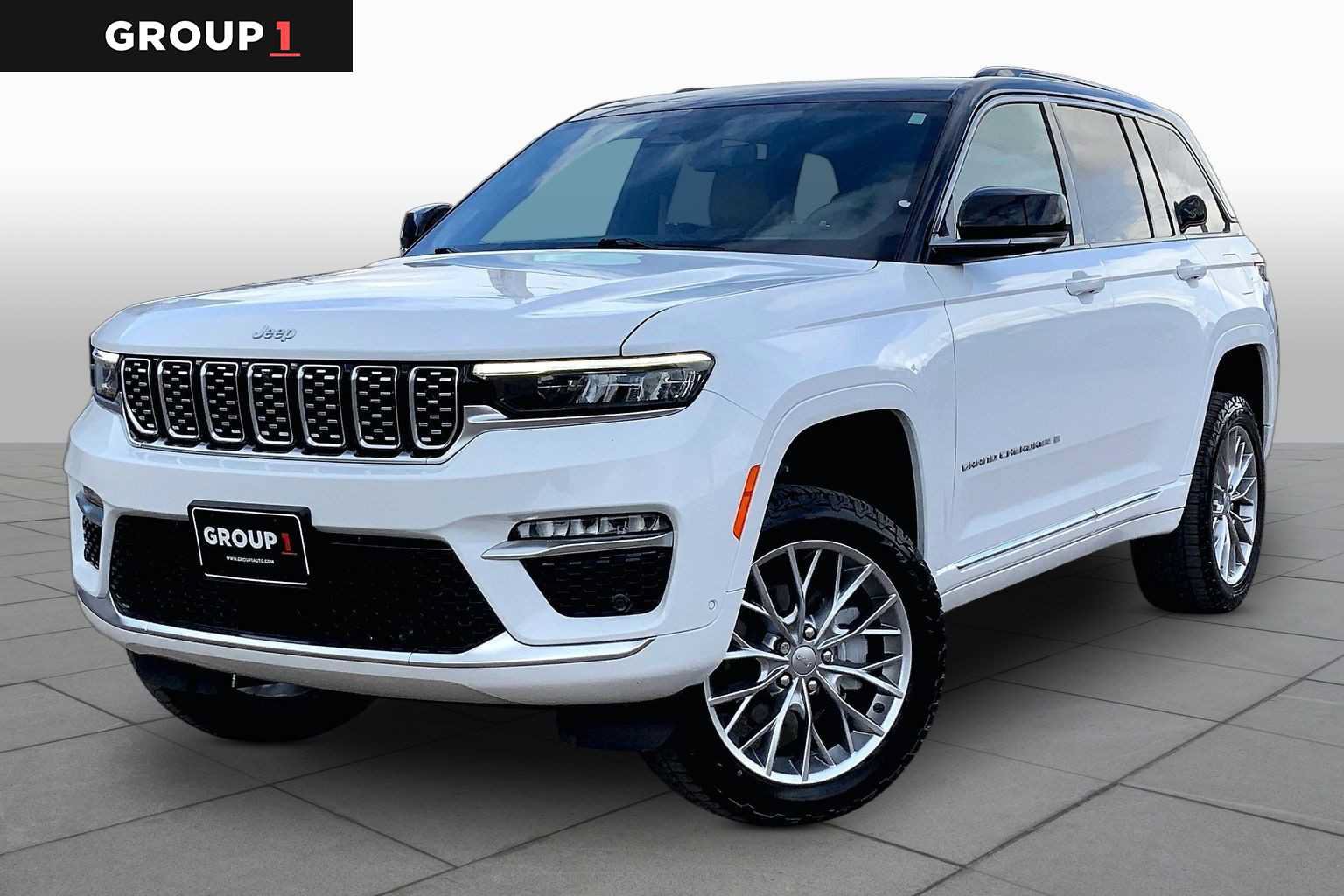Used 2024 Jeep Grand Cherokee Summit w/ Adv Protech Group IV AWD/4WD image 1