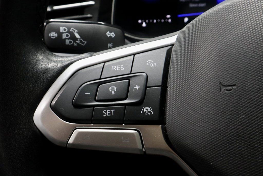 Used 2025 Volkswagen Jetta SE image 29