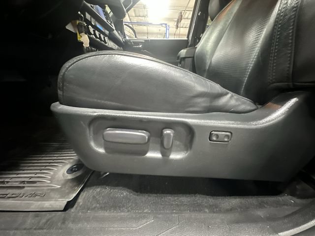 Used 2022 Toyota Tacoma TRD Sport w/ TRD Premium Sport Package AWD/4WD image 18