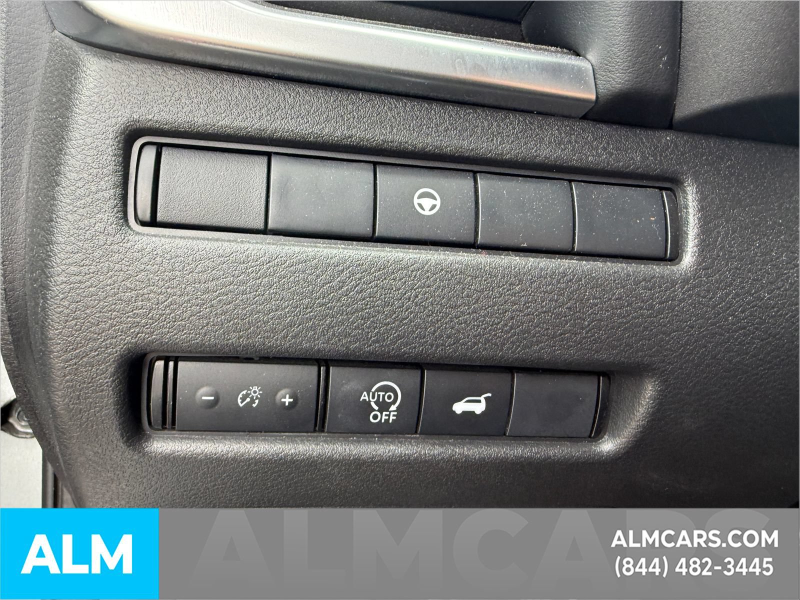 Used 2025 Nissan Rogue SV FWD image 21