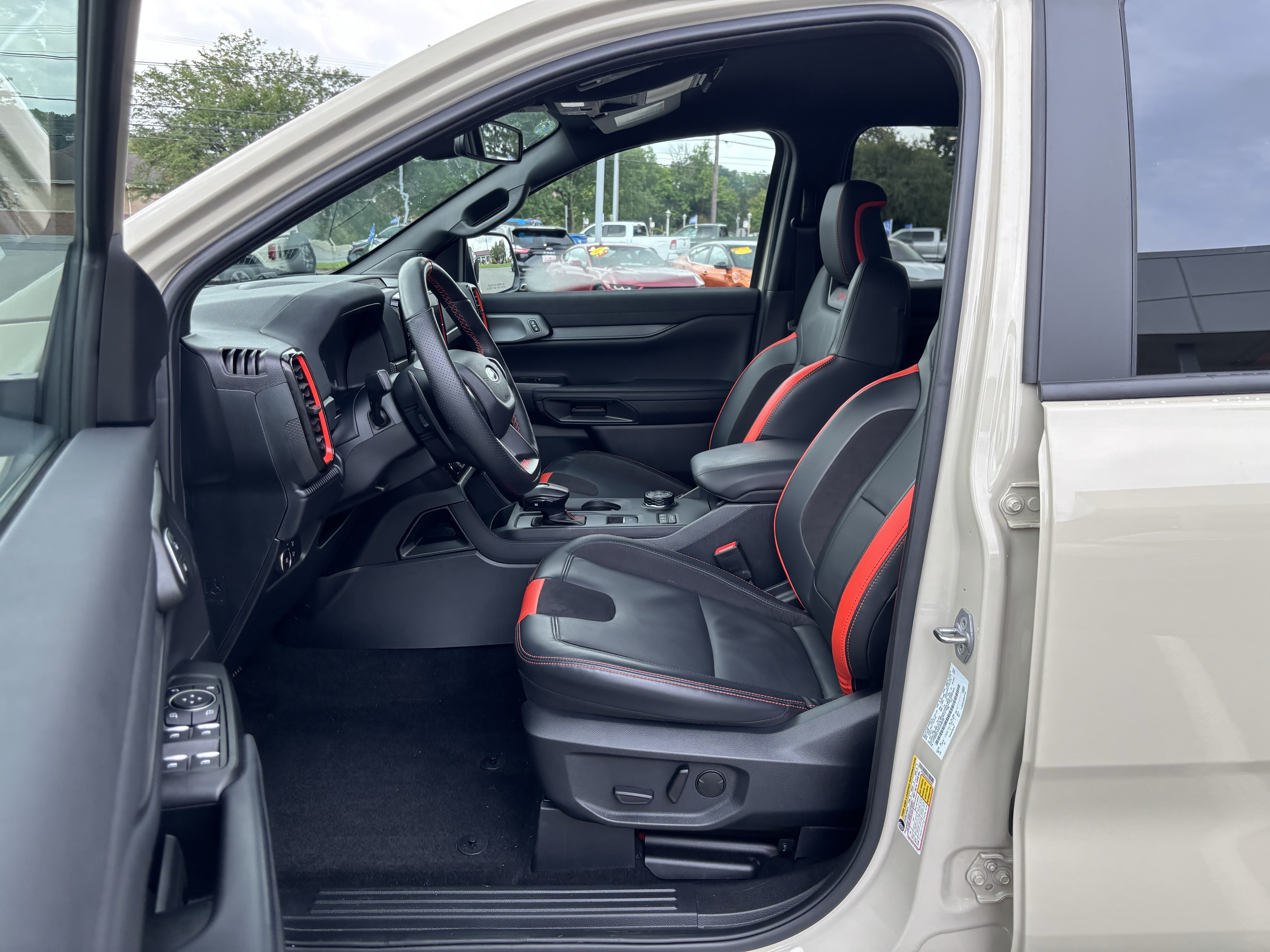 Certified 2025 Ford Ranger Raptor AWD/4WD image 12