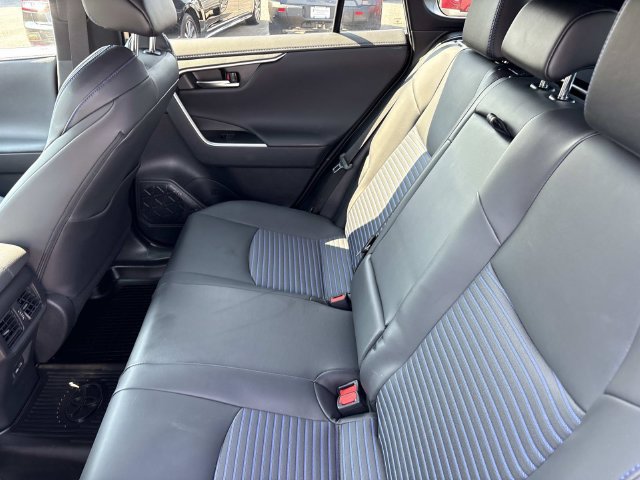 Used 2025 Toyota RAV4 XSE AWD/4WD image 16