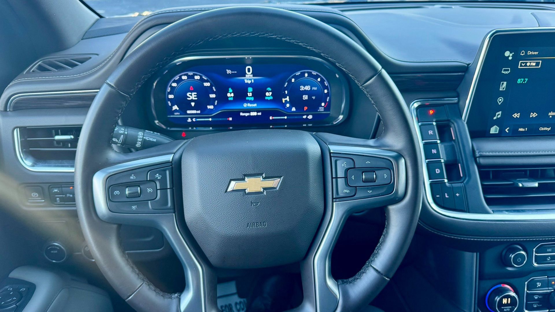 Used 2024 Chevrolet Suburban LT image 25