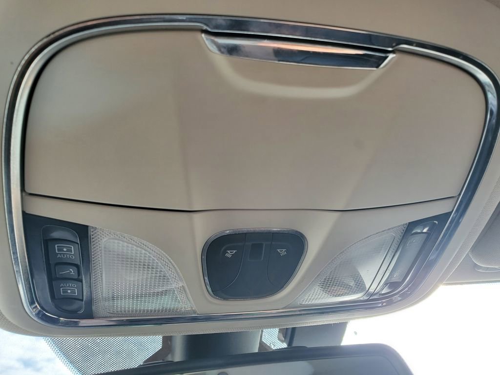 Used 2016 Jeep Cherokee Limited image 29