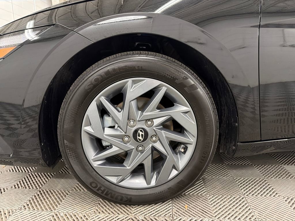 Used 2024 Hyundai Elantra SEL image 15