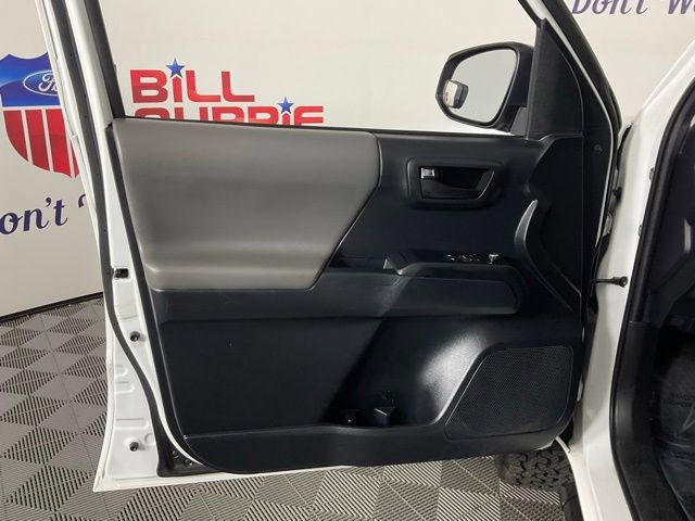 Used 2018 Toyota Tacoma SR image 12