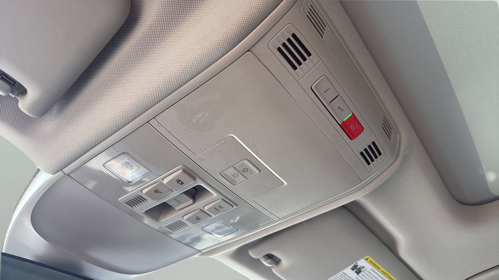 Used 2022 Volkswagen Taos SEL FWD image 22