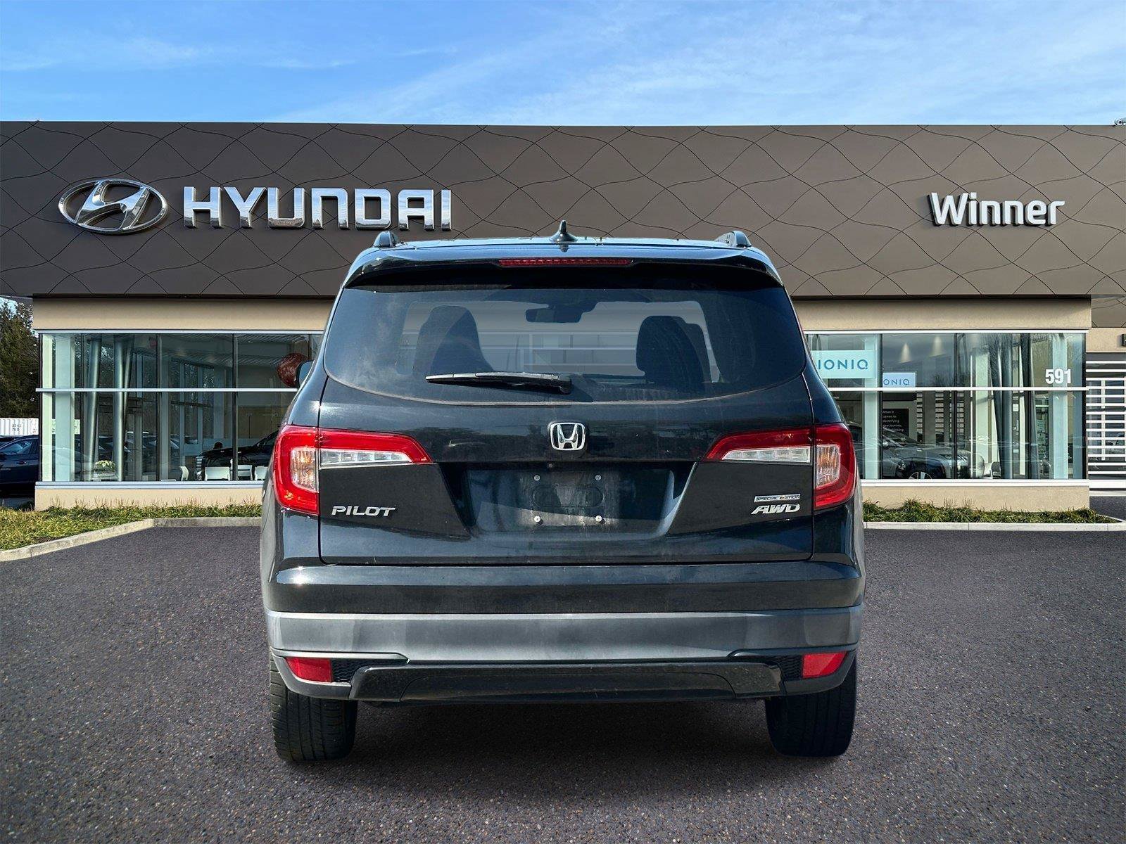 Used 2021 Honda Pilot Special Edition image 3