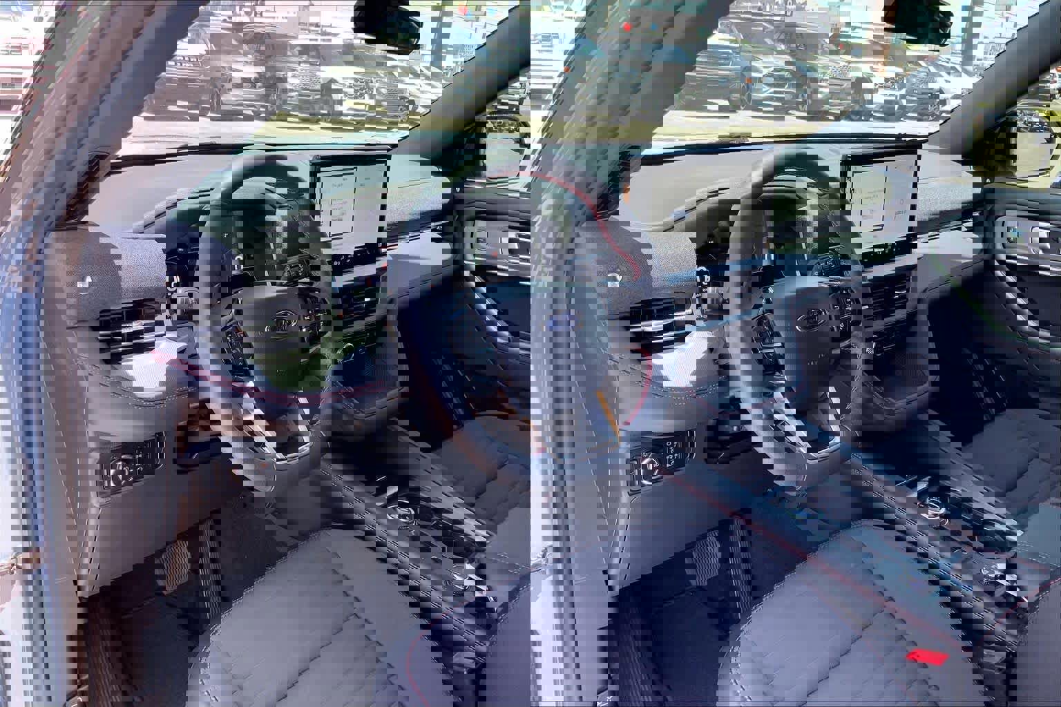 Certified 2025 Ford Explorer ST-Line RWD image 17